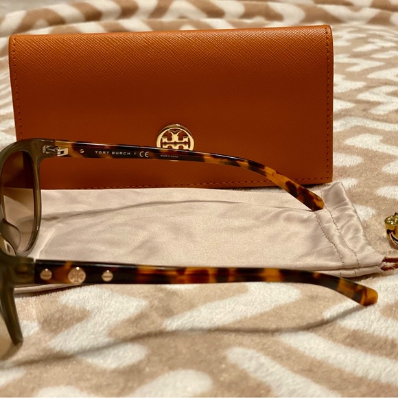 ?Tory Burch Sunglasses main image 8
